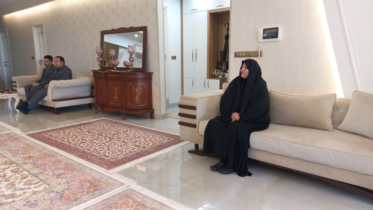 دیدار فرماندار شهرستان ارومیه با خانواده معظم شهید شیخلو