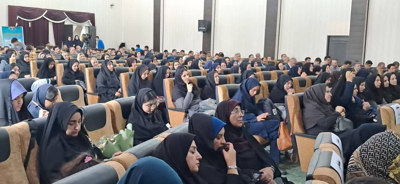 تجلیل از معلمان منتخب ناحیه یک آموزش و پرورش ارومیه