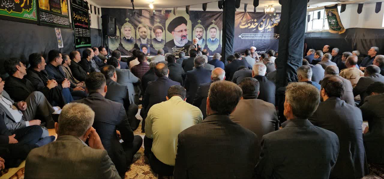 آلبوم تصویری / برگزاری مراسم بزرگداشت شهدای خدمت در حسینیه فرمانداری شهرستان ارومیه