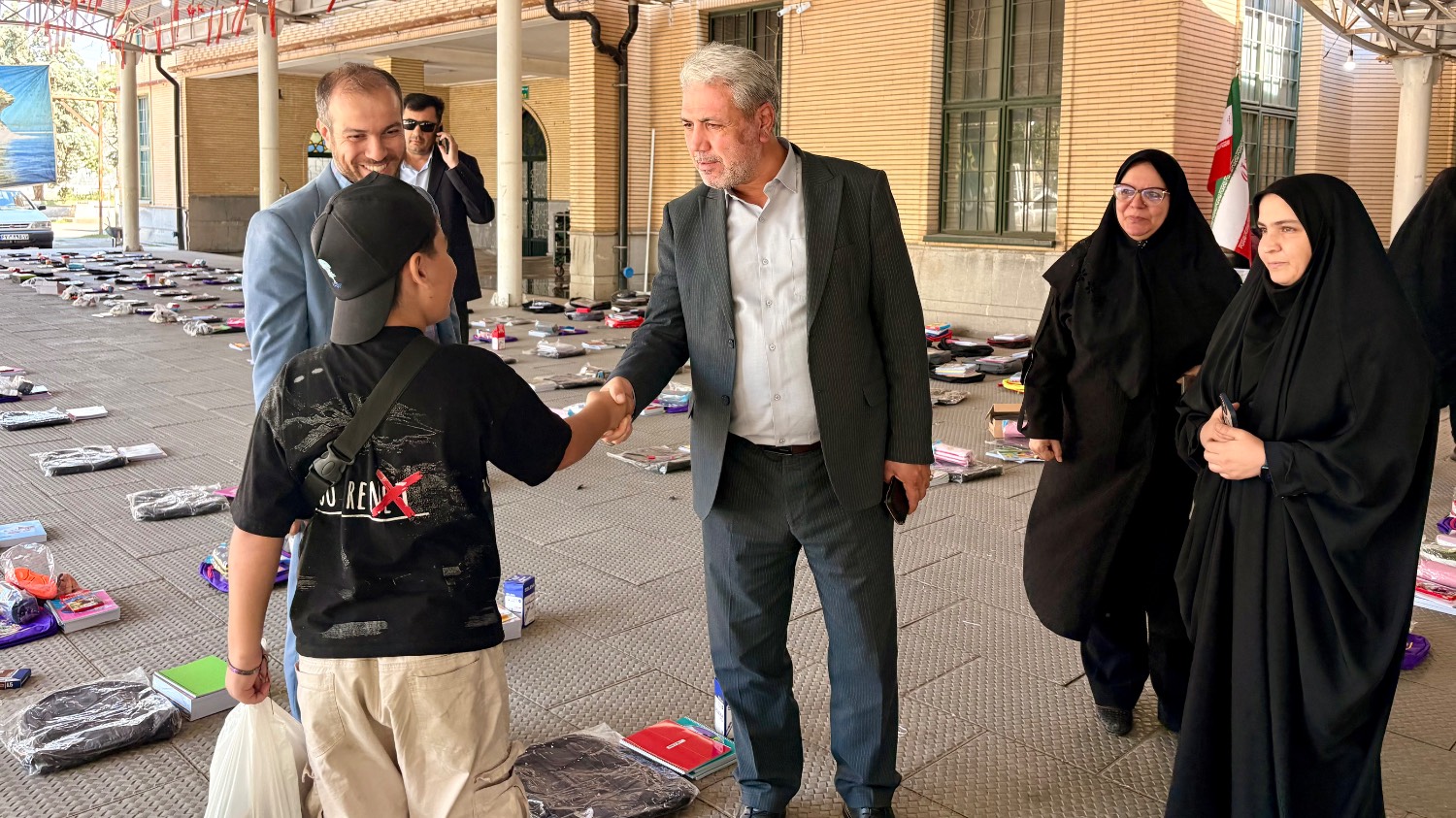گزارش تصویری؛ آمادهسازی هزار بسته دانشآموزی برای ایتام و کودکان نیازمند ارومیه