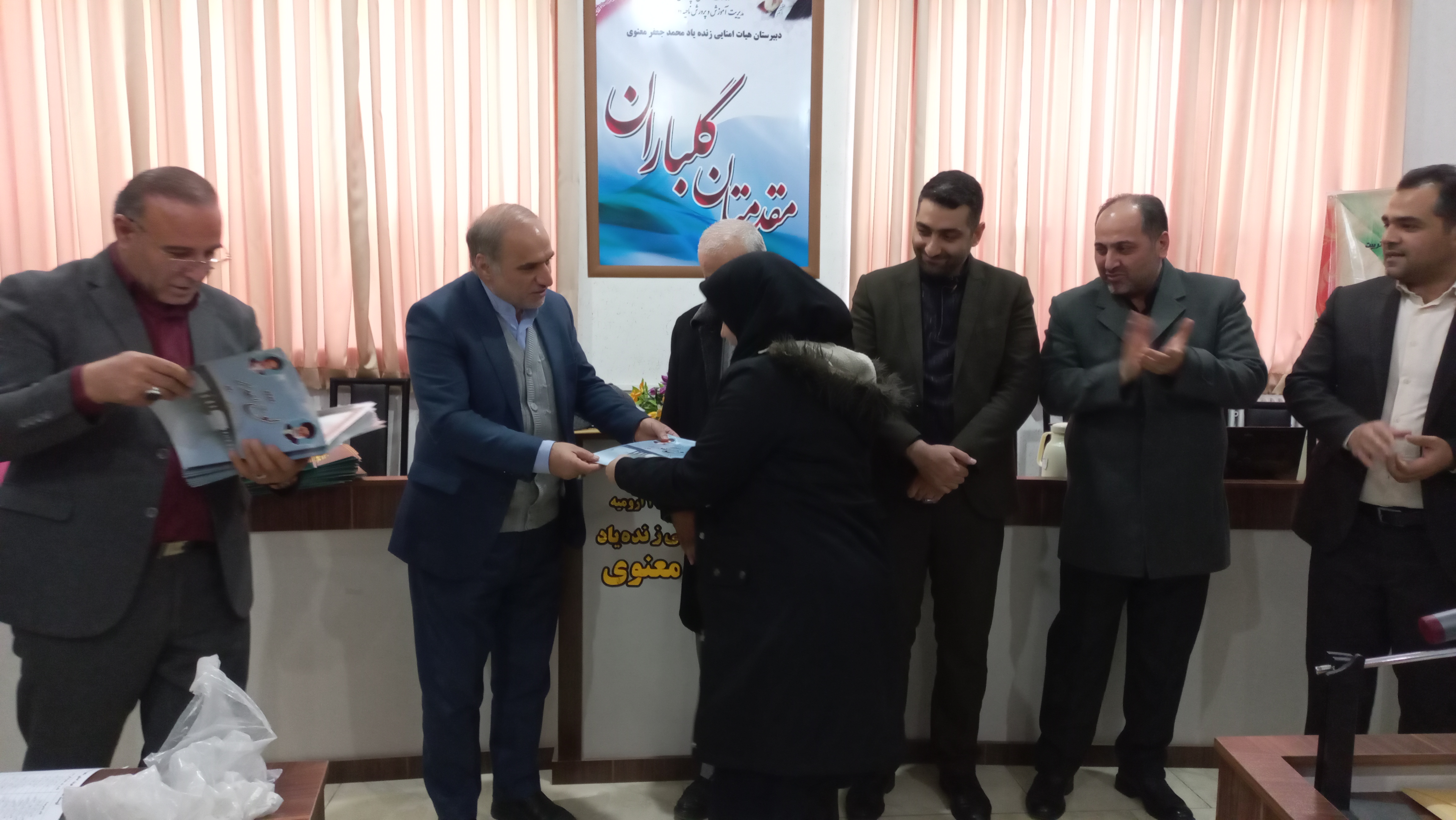 برگزاری نشست تخصصی مدیران مدارس هیئت امنایی با حضور فرماندار شهرستان ارومیه