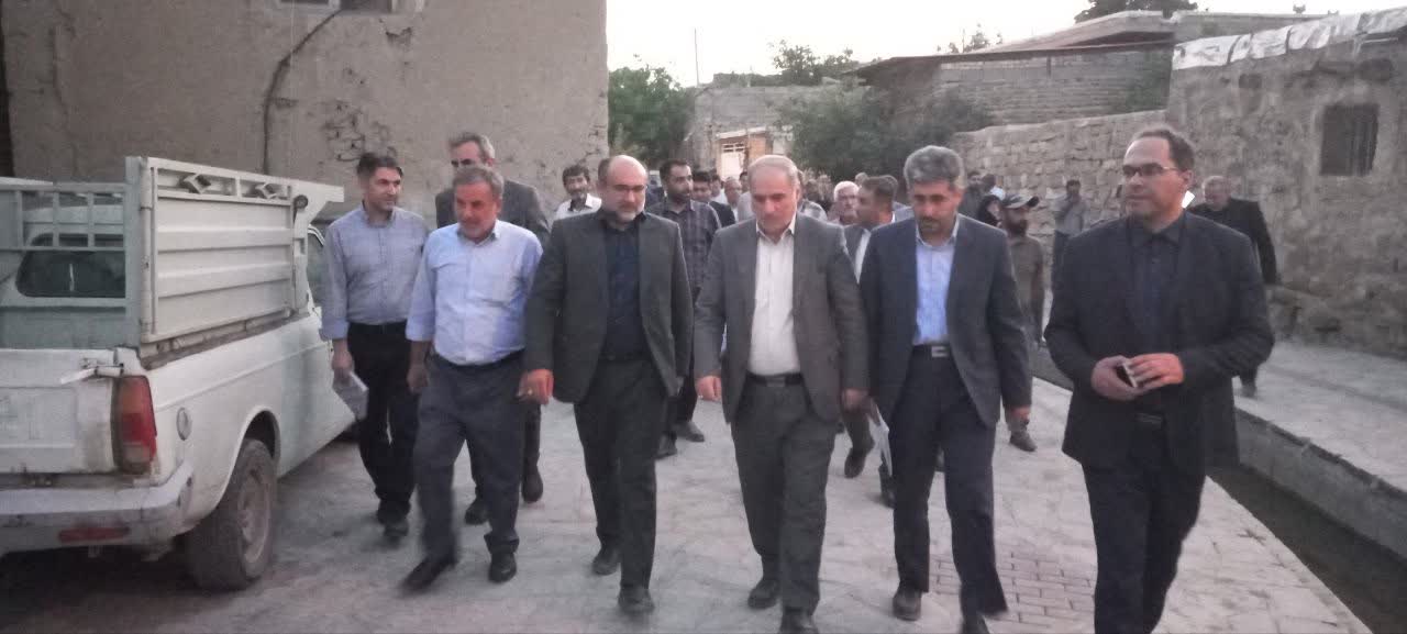 حضور غلامحسین عماری فرماندار شهرستان ارومیه و هیئت همراه از روستای گوزگوند از توابع بخش مرکزی
