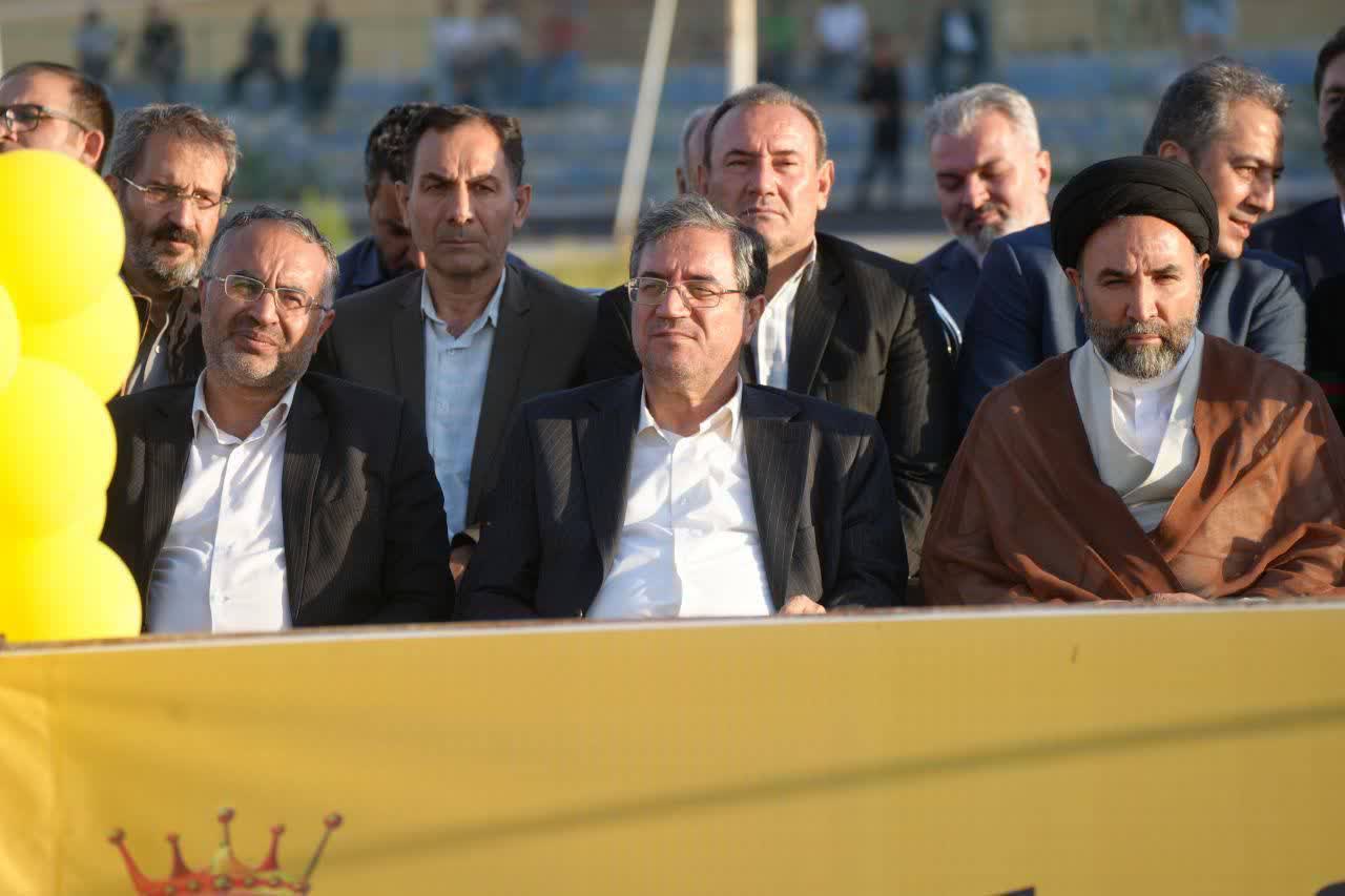 حضور استاندار آذربایجان‌غربی در جشن صعود تیم فوتبال 90 ارومیه به لیگ دسته یک کشور