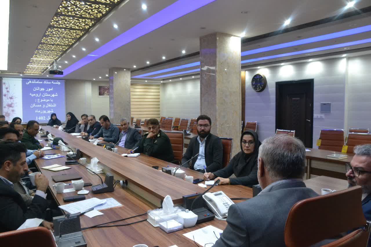 موضوع جوانان بسیار مهم و توجه به آن باید مورد تاکید جدی دستگاهها باشد