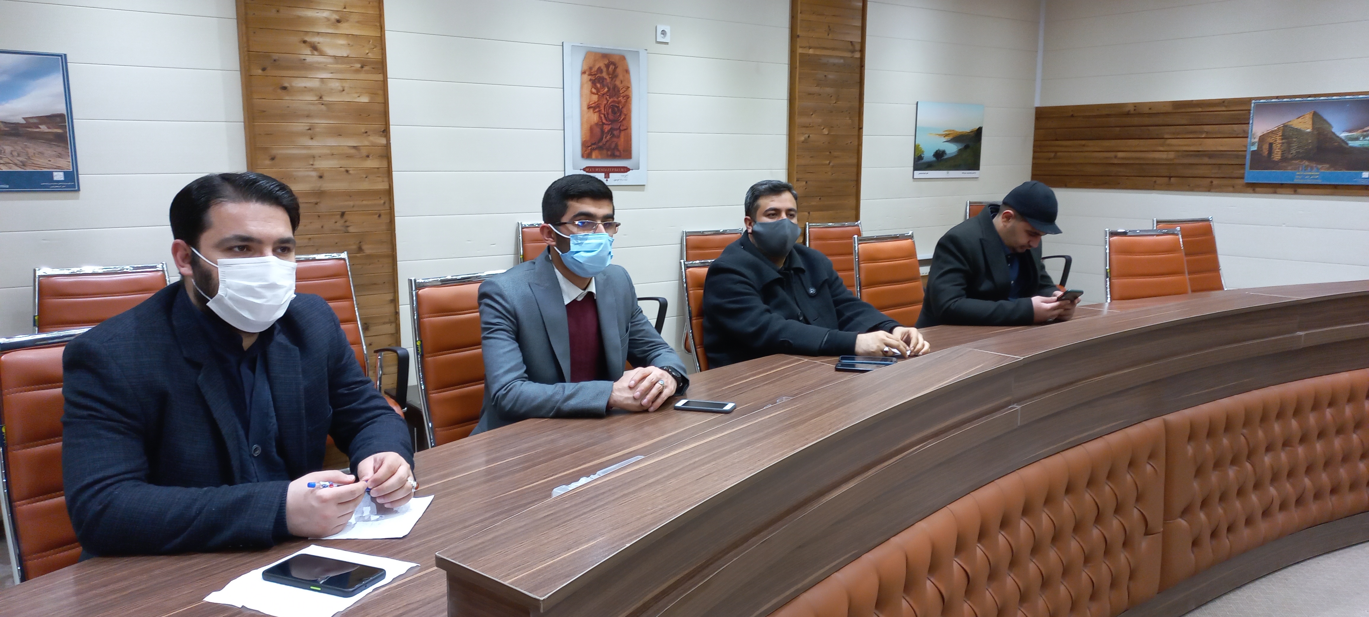 دیدار اعضای شورای مرکزی جوانان همدل استان آذربایجان غربی با فرماندار شهرستان ارومیه + عکس