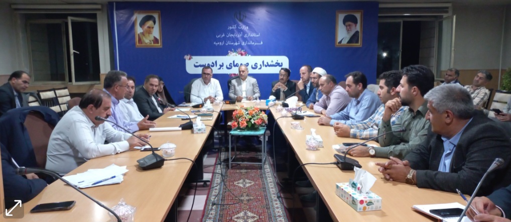 مسئولان بایستی خدمترسانی به مردم را در اولویت کاری خود قرار دهند