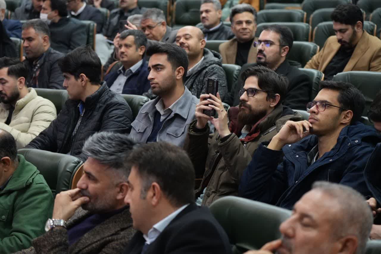 استاندار آذربایجان غربی: خبرنگاران فرهیختگان جامعه هستند / امنیت پایدار آذربایجان غربی باید منجر به توسعه شود / فضای استان باید فضای وفاق و مهربانی باشد / هیچ چیزی را فدای عدالت نمی کنم