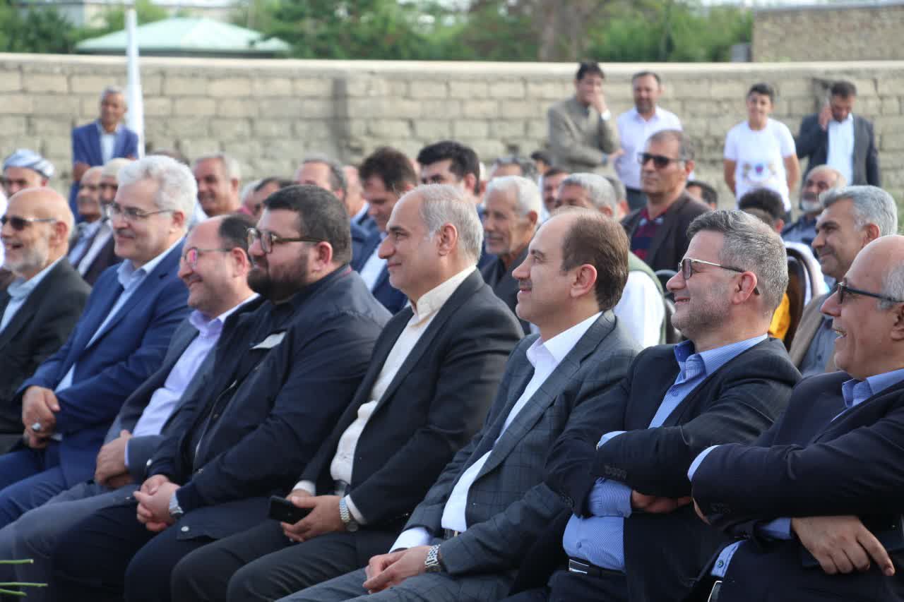 فرماندار شهرستان ارومیه کلنگ ساخت مدرسه میاوق را به زمین زد
