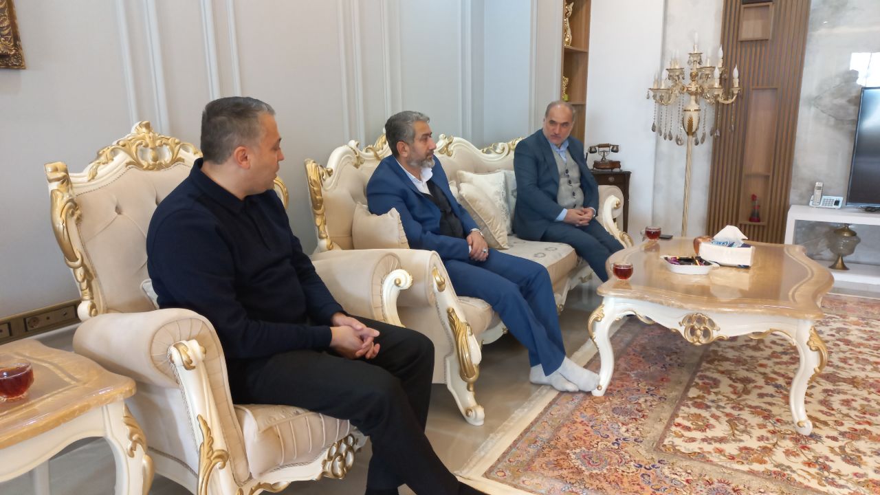 دیدار فرماندار شهرستان ارومیه با خانواده معظم شهید شیخلو