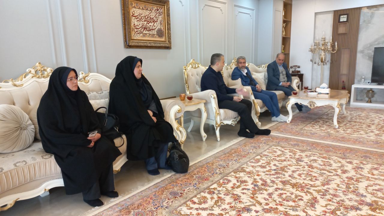 دیدار فرماندار شهرستان ارومیه با خانواده معظم شهید شیخلو