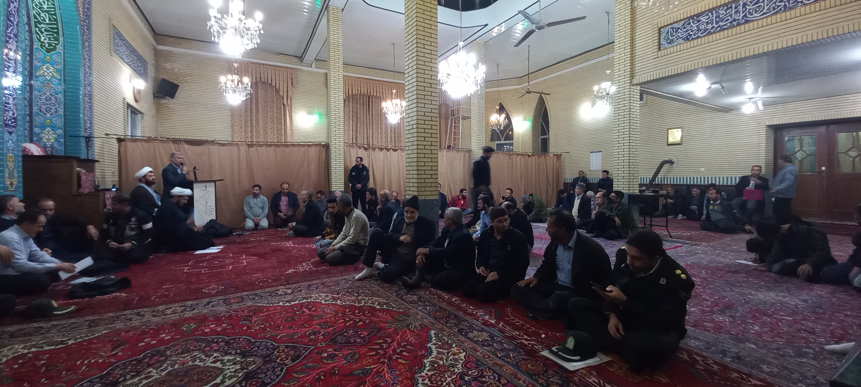 باحضور فرماندار ، مسائل و مشکلات منطقه 2 بررسی شد + عکس