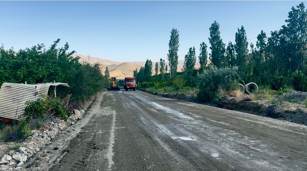 فرماندار ارومیه: تسریع در اجرای پروژههای راهسازی و توسعه زیرساختهای روستایی ضروری است