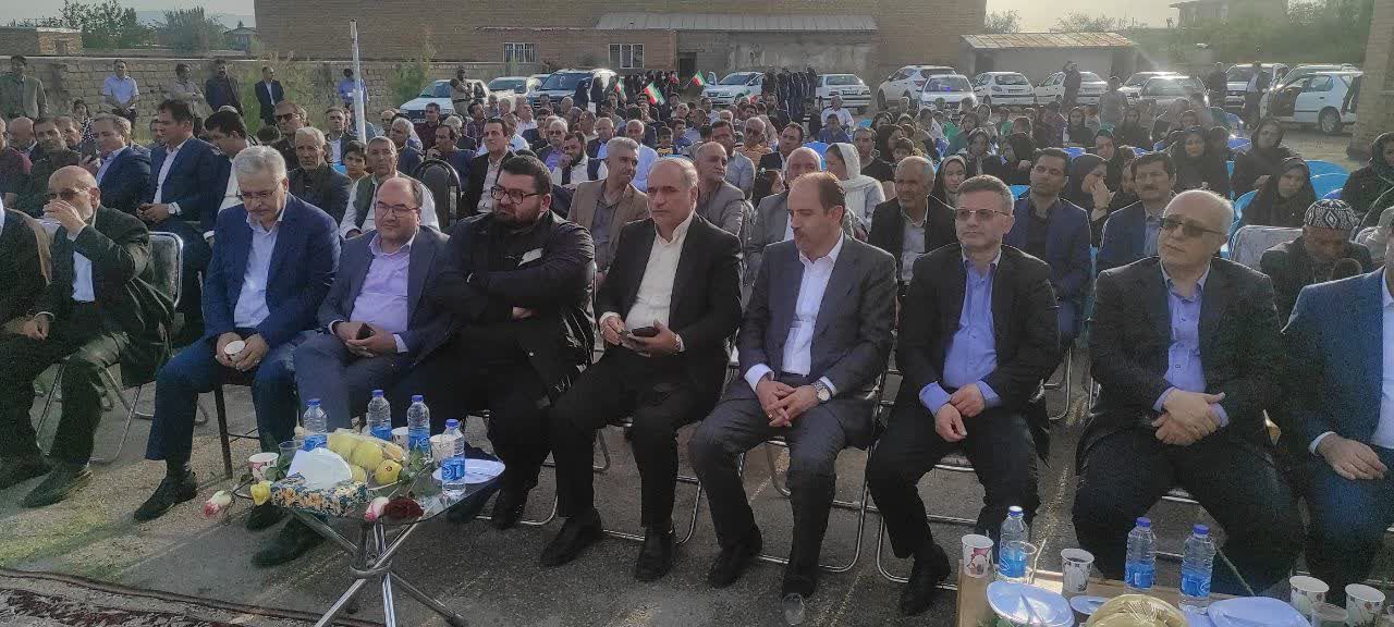 فرماندار شهرستان ارومیه کلنگ ساخت مدرسه میاوق را به زمین زد