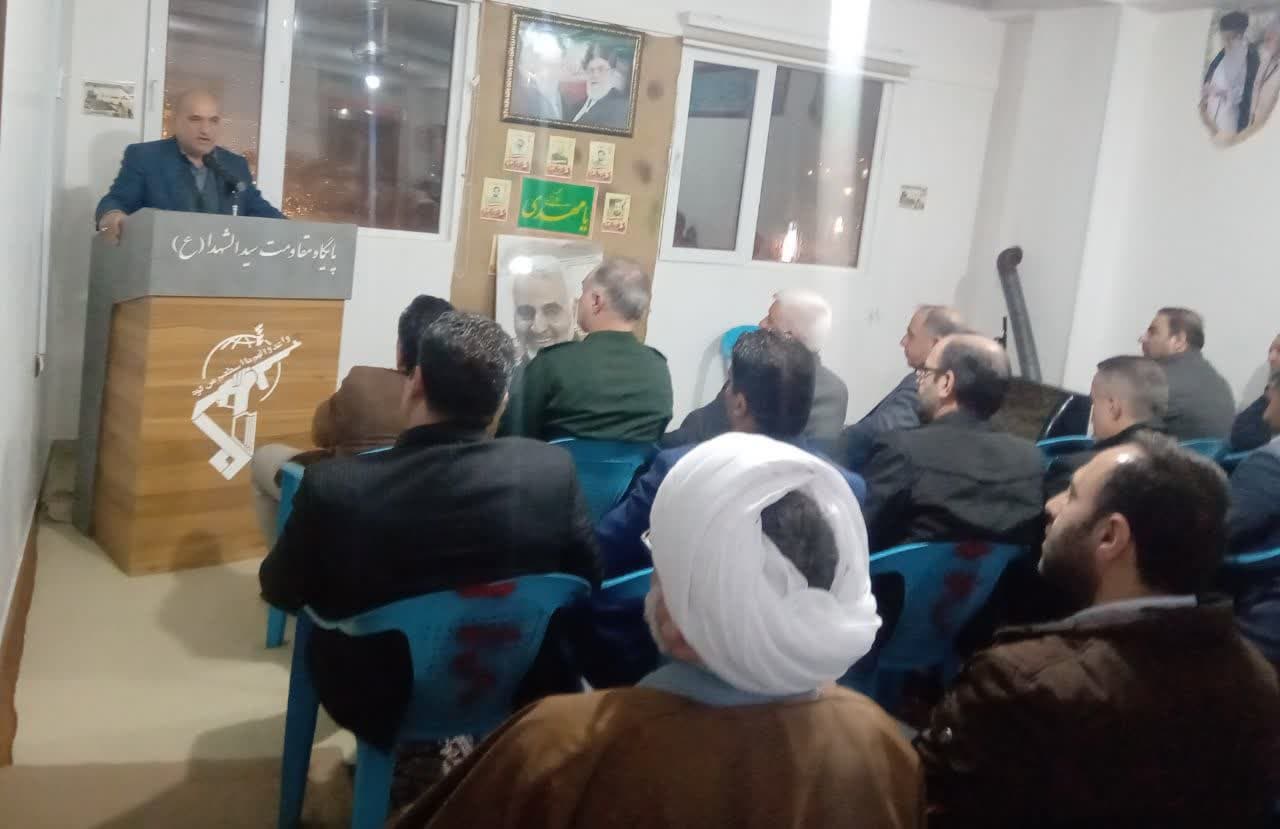 امروز از برکت انقلاب اسلامی هیچ کشوری به قدر کشور ما نمی تواند ادعا کند استقلال و ازادی دارد .