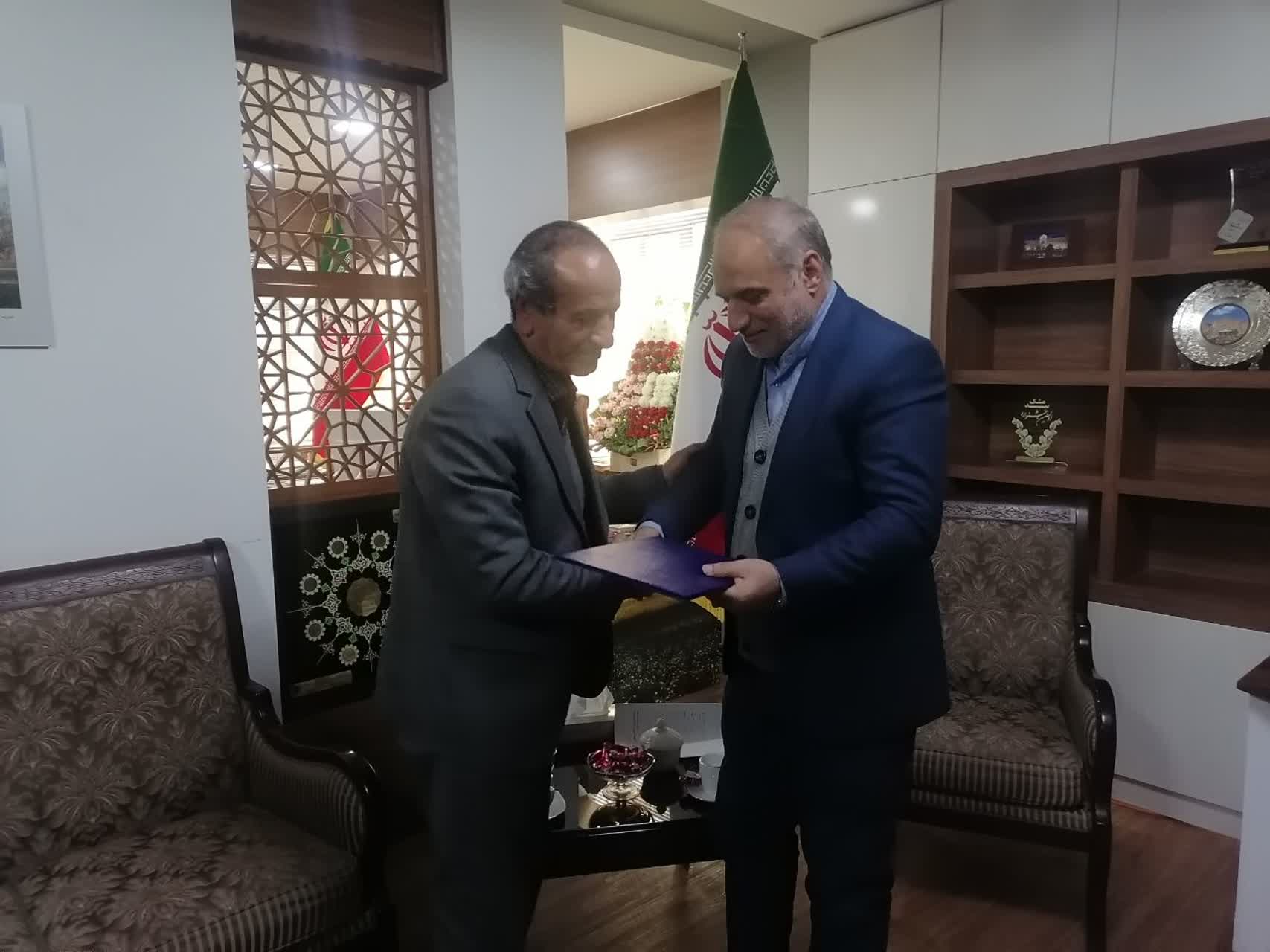 تقدیر فرماندار شهرستان ارومیه از همکاران جانباز شاغل در فرمانداری