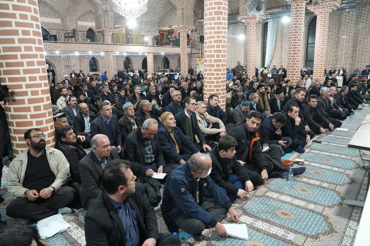 دیدار مردمی و محله‌محور استاندار آذربایجان‌غربی با اهالی محله الواج ارومیه