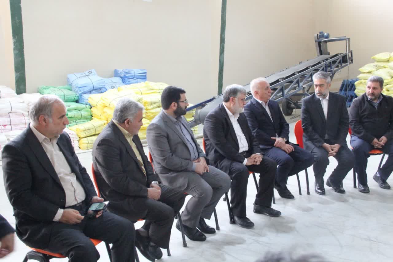 بازدید استاندار آذربایجان غربی از کارخانه تولید خوراک دام و طیور زنجیره پروتئین سالم