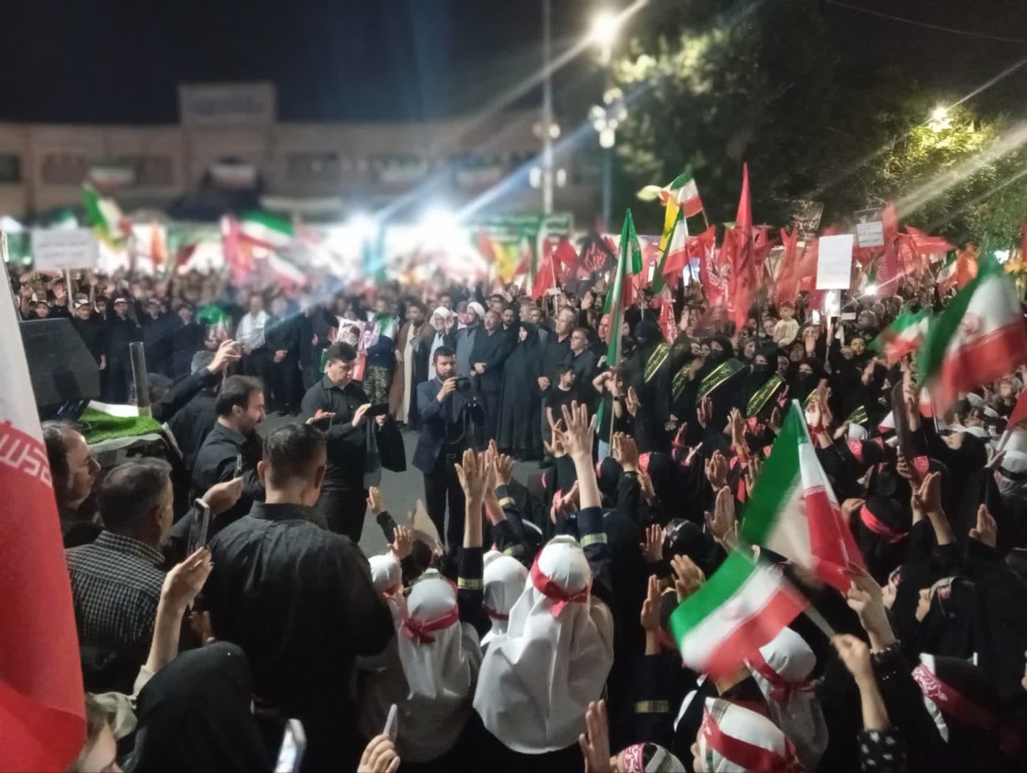 گزارش تصویری | حضور فرماندار ارومیه در تجمع رزمگاه شبانه و آیین شام غریبان رهبر شهید انقلاب