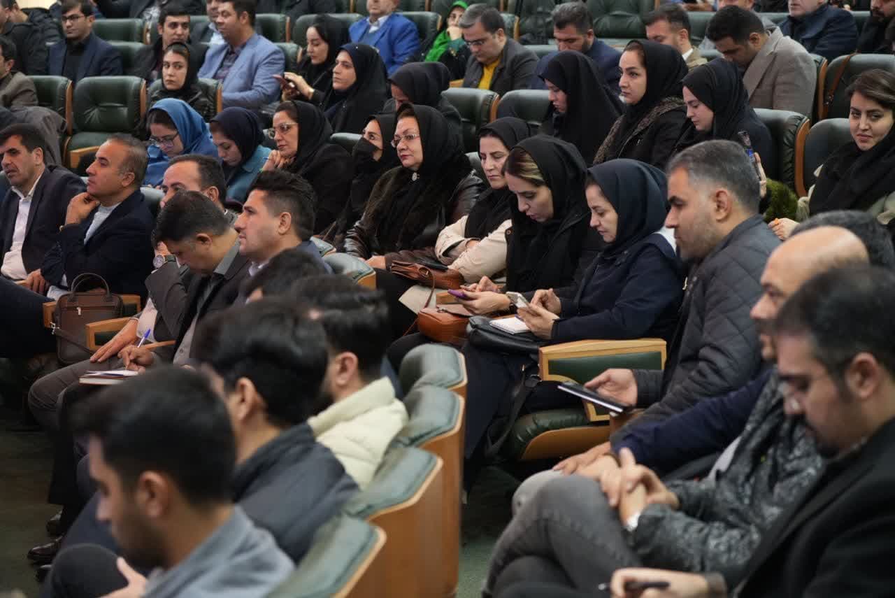 استاندار آذربایجان غربی: خبرنگاران فرهیختگان جامعه هستند / امنیت پایدار آذربایجان غربی باید منجر به توسعه شود / فضای استان باید فضای وفاق و مهربانی باشد / هیچ چیزی را فدای عدالت نمی کنم
