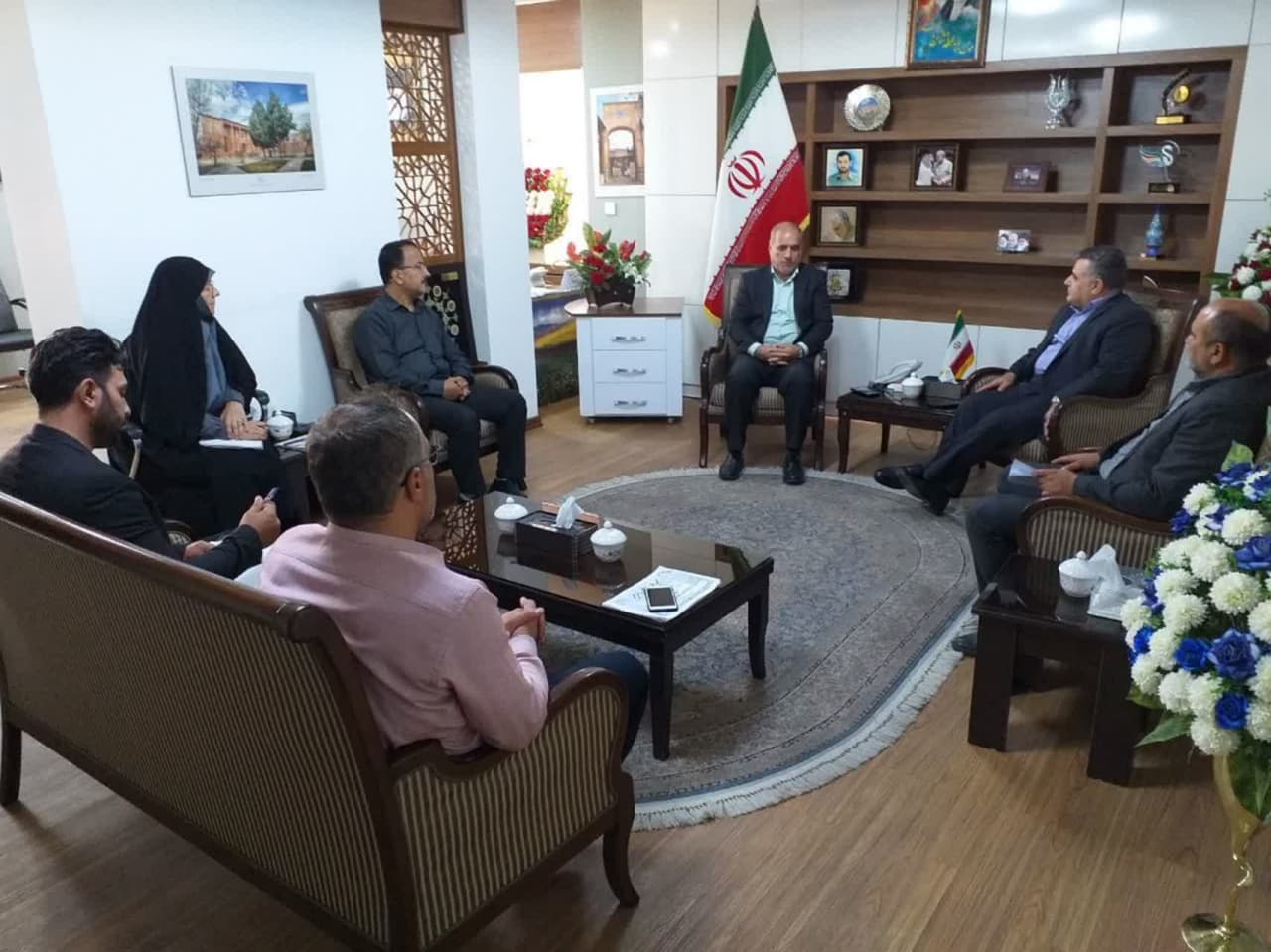 دیدار فرماندار شهرستان ارومیه با مدیریت شعب بانک تجارت استان