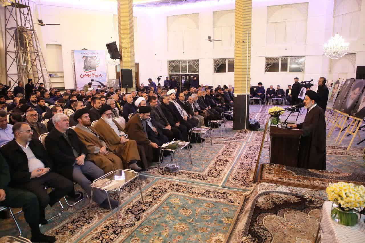 برگزاری آیین گرامیداشت سالروز 2 بهمن 1357 در ارومیه