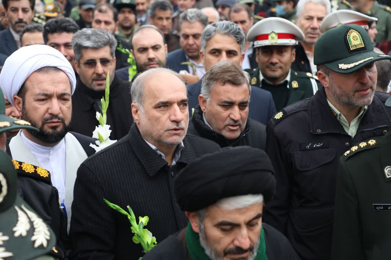 مراسم تجدید میثاق با آرمانهای امام راحل و شهدای انقلاب در شهرستان ارومیه برگزار شد