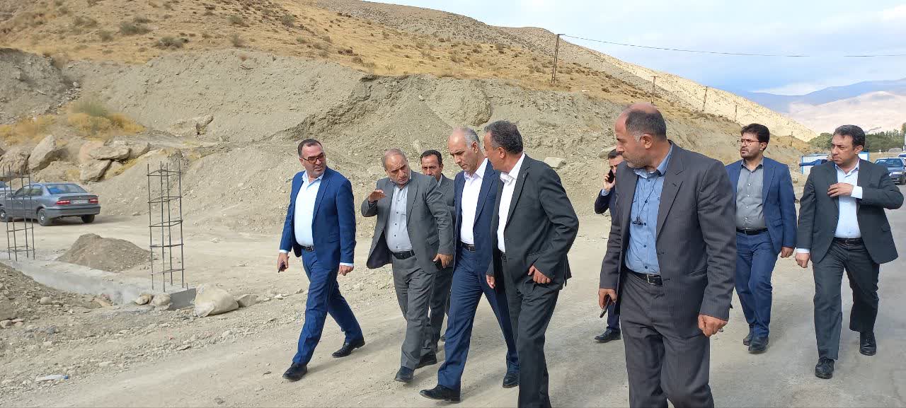 بازدید فرماندار شهرستان ارومیه از محل اجرای پروژه دستگاه ایکس ری کامیون گمرک مرزی سرو