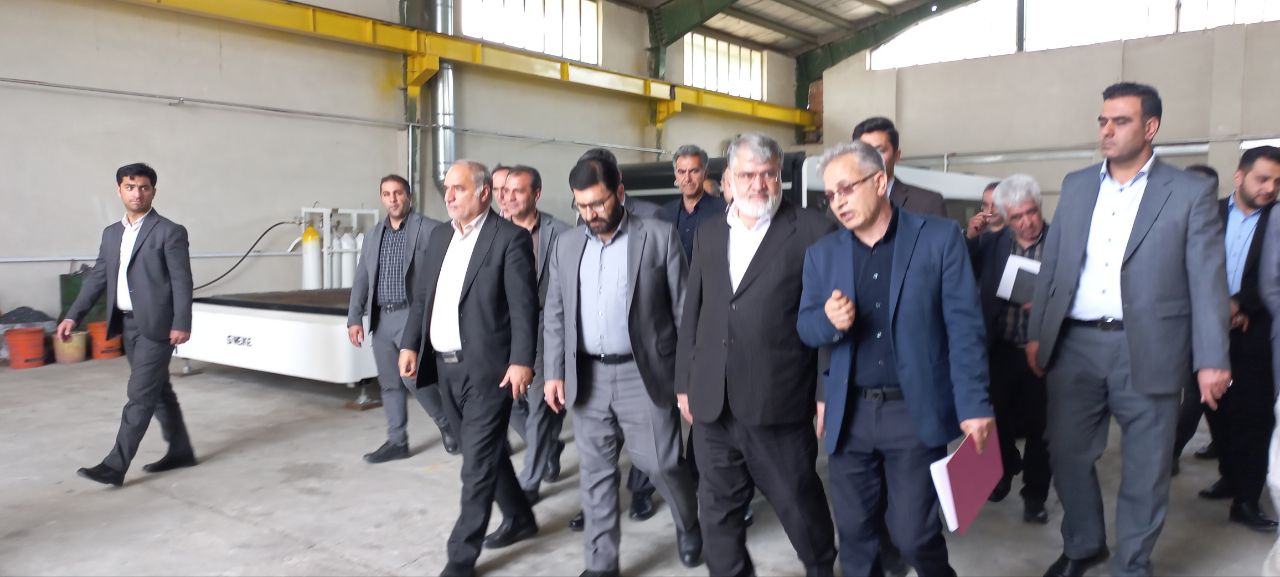 بازدید استاندار آذربایجان غربی از شرکت جیران محور امین