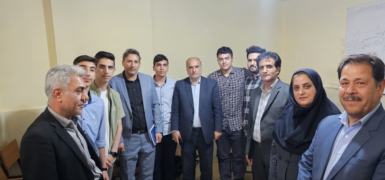 کارگران پیشران توسعه ومسائل اقتصادی هستند + تصاویر