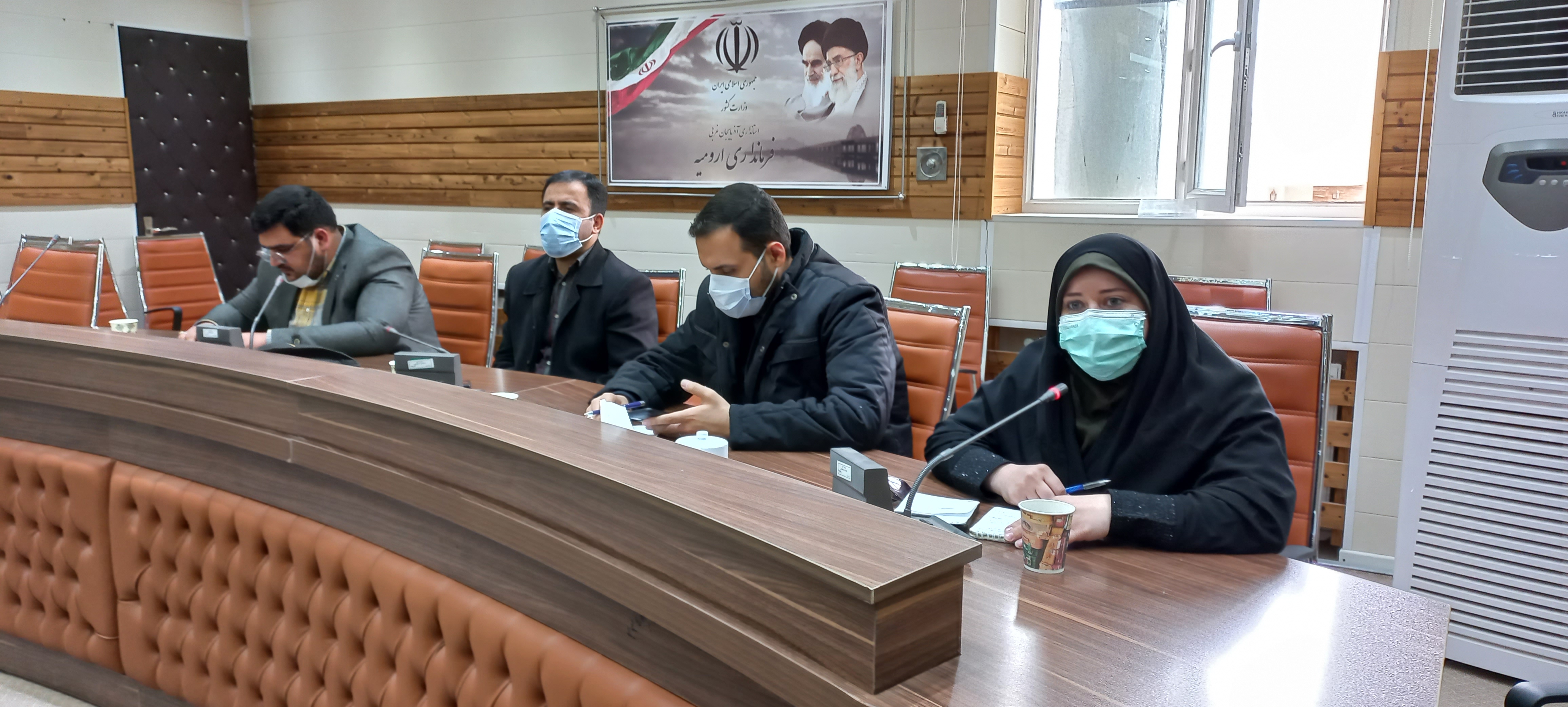 دیدار اعضای شورای مرکزی جوانان همدل استان آذربایجان غربی با فرماندار شهرستان ارومیه + عکس