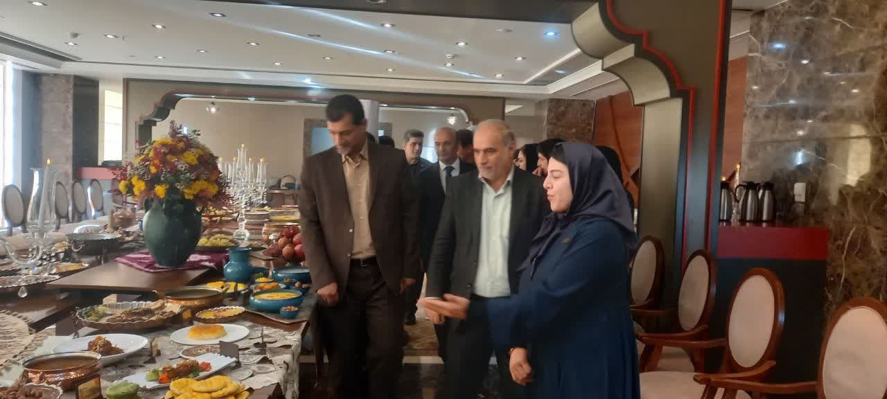 حضور فرماندار شهرستان ارومیه در مراسم اختتامیه سومین جشنواره و نمایشگاه بینالمللی غذاهای سنتی و محلی ارومیه