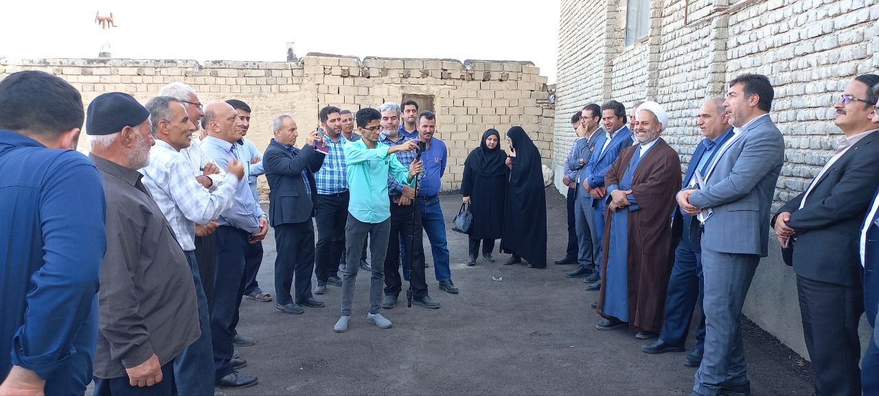حضور فرماندار شهرستان ارومیه در جمع اهالی خونگرم روستای عسگرآباد کوه