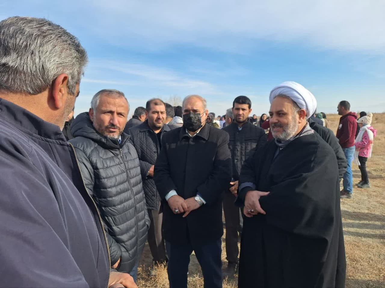 حضور دکتر عماری فرماندار شهرستان در پویش درختکاری«در سایه مادر»