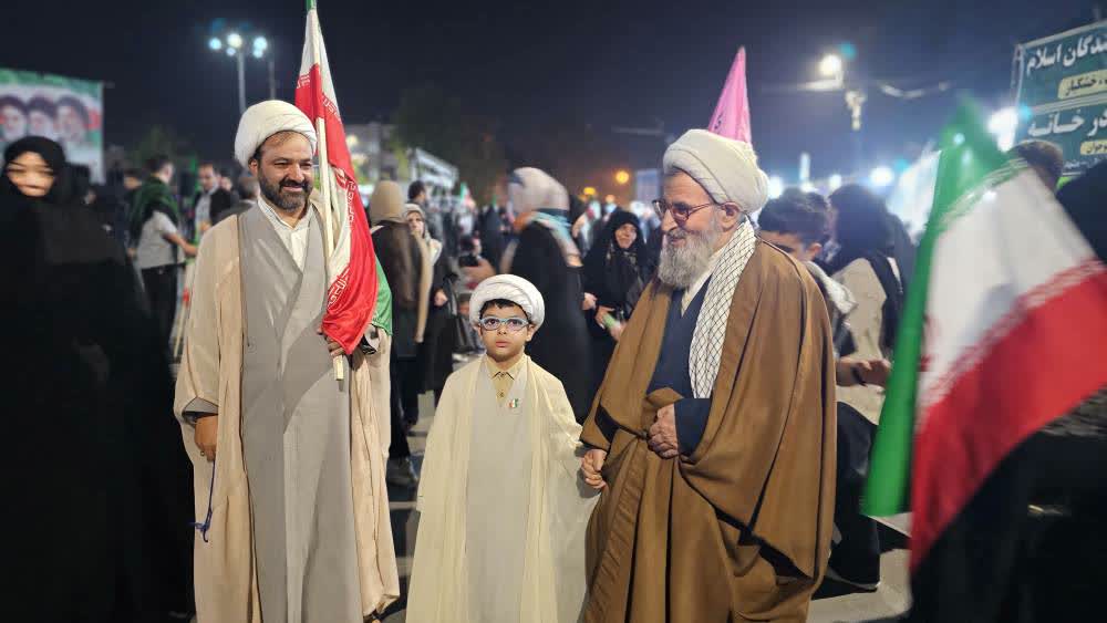 تداوم اجتماع دشمن ستیز مردم ارومیه ؛ استمرار مقاومت و اقتدار