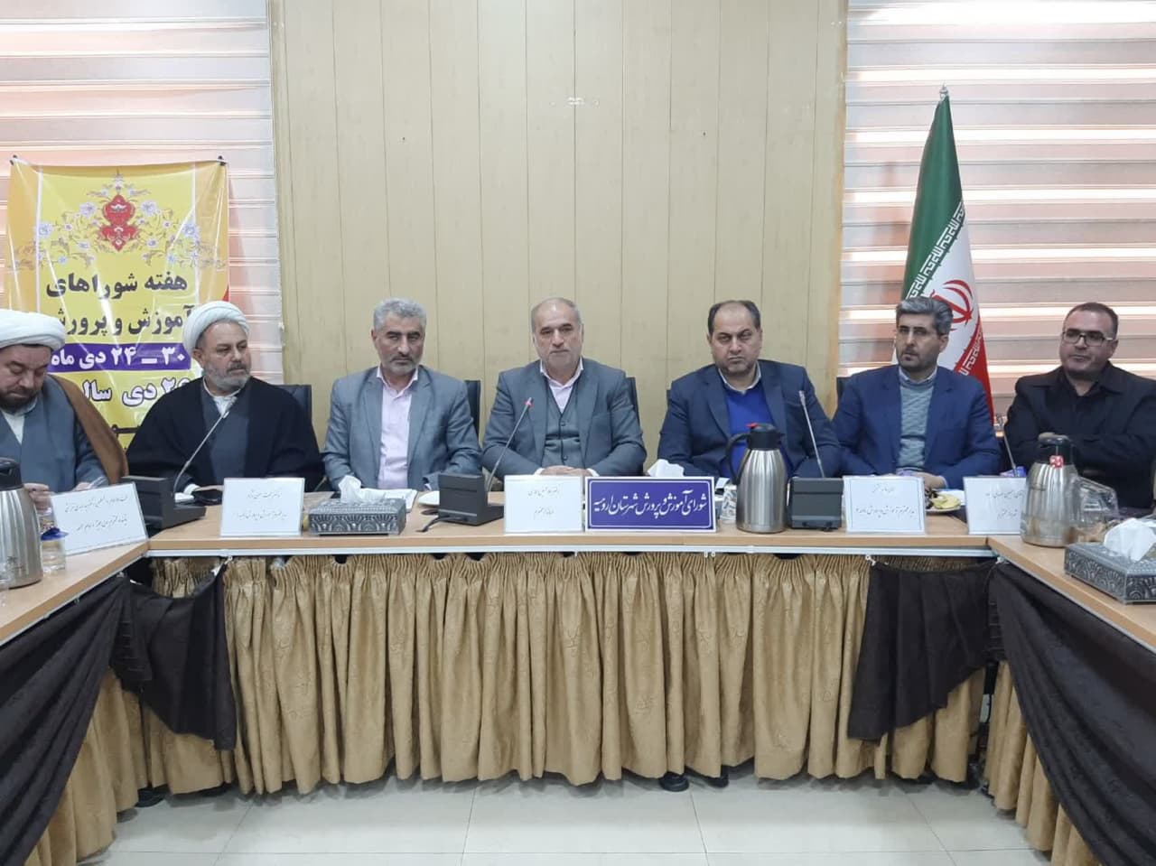 غلامحسین عماری توجه به هنرستانها و رشته های فنی و حرفه ای و اولویت تربیت نیروی کار متخصص و توجه به بازماندگان از تحصیل رامورد تاکید قرار داد.