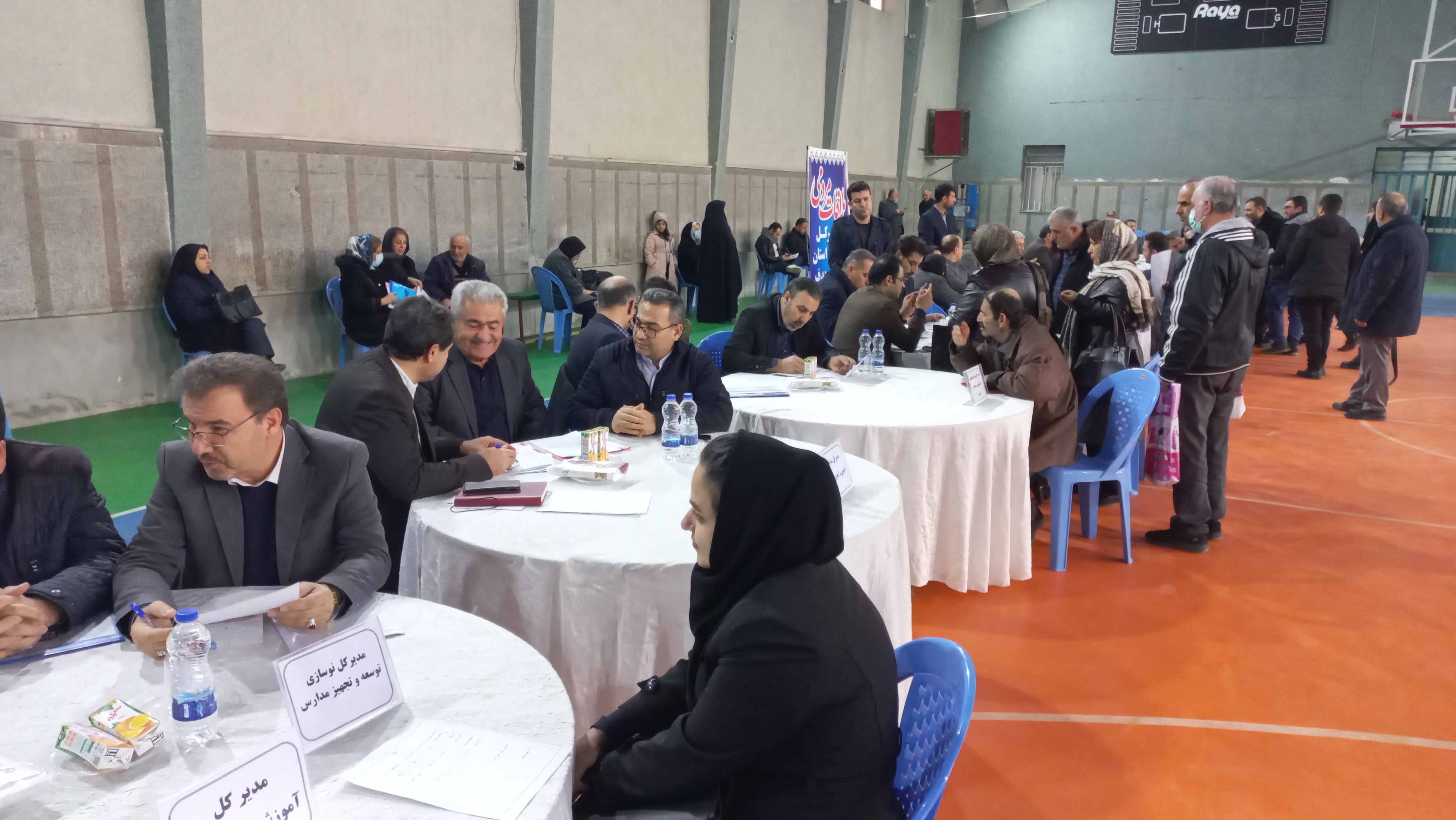 آلبوم تصویری از برپایی میز ارتباطات مردمی برای اقلیتهای دینی بمناسبت سال نو میلادی