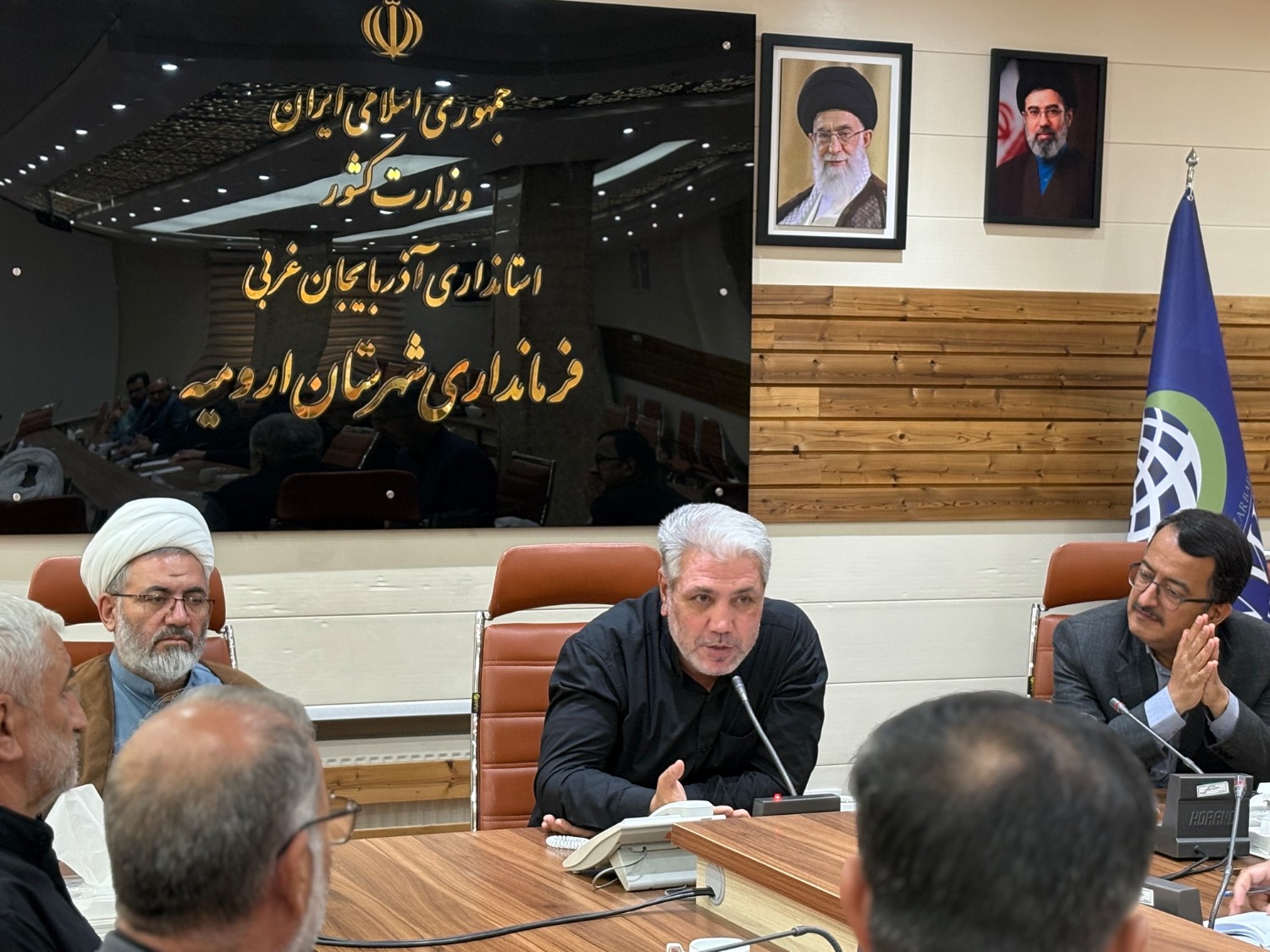 فرماندار ارومیه: تسریع در بازسازی مناطق آسیبدیده و حمایت عملی از آسیبدیدگان در اولویت دستگاههای اجرایی قرار گیرد