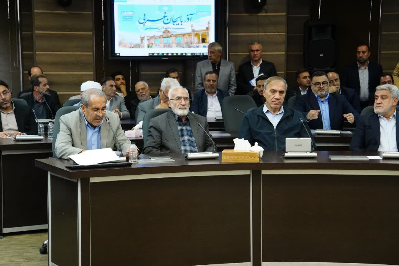 نشست رئیس‌جمهور با فعالان سیاسی آذربایجان‌غربی