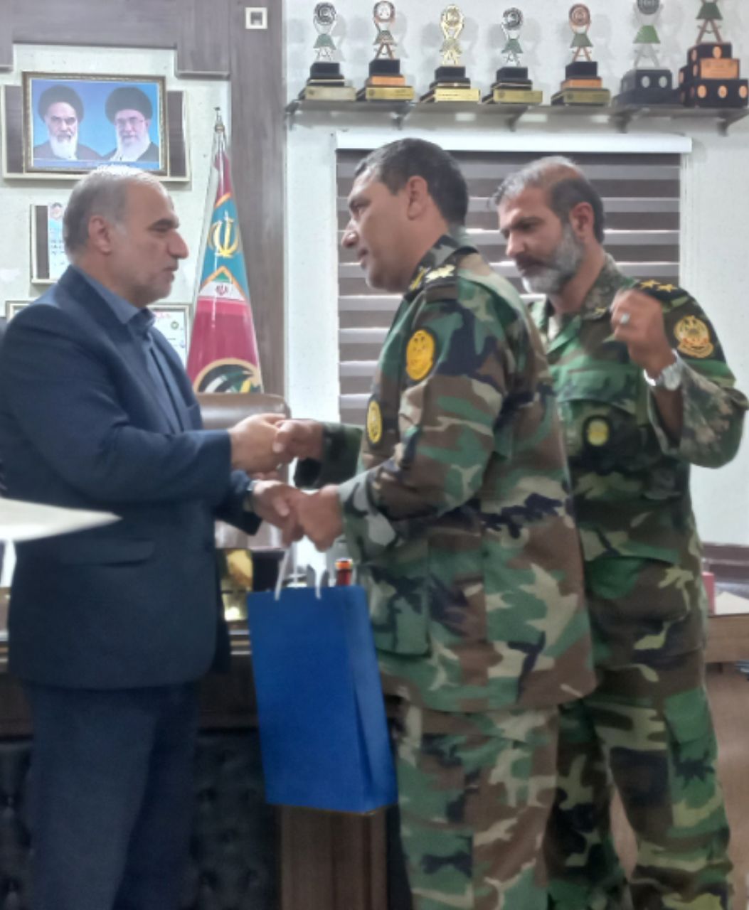 دیدار فرماندار شهرستان ارومیه با فرمانده تیپ 41 هجومی متحرک قوشچی ارتش جمهوری اسلامی