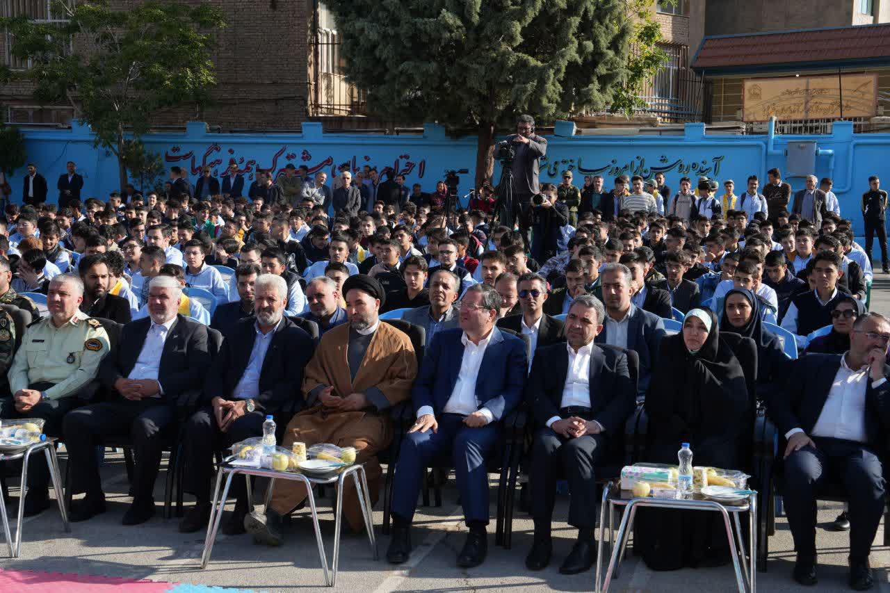 با حضور استاندار آذربایجانغربی انجام شد؛ آغاز سال تحصیلی جدید در آذربایجانغربی