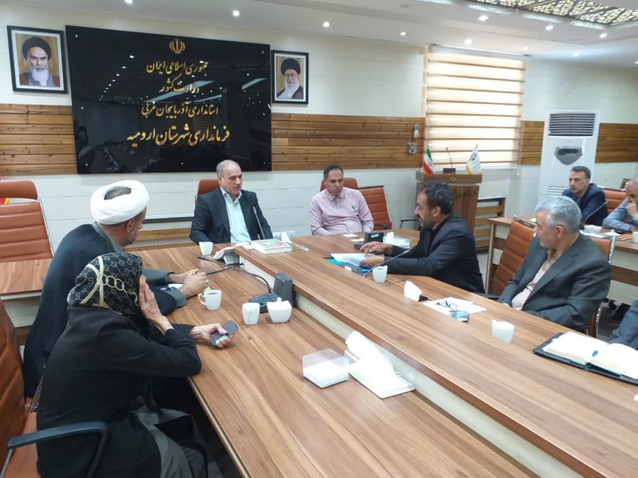 دیدار چهره به چهره 14نفر از شهروندان با فرماندار ارومیه