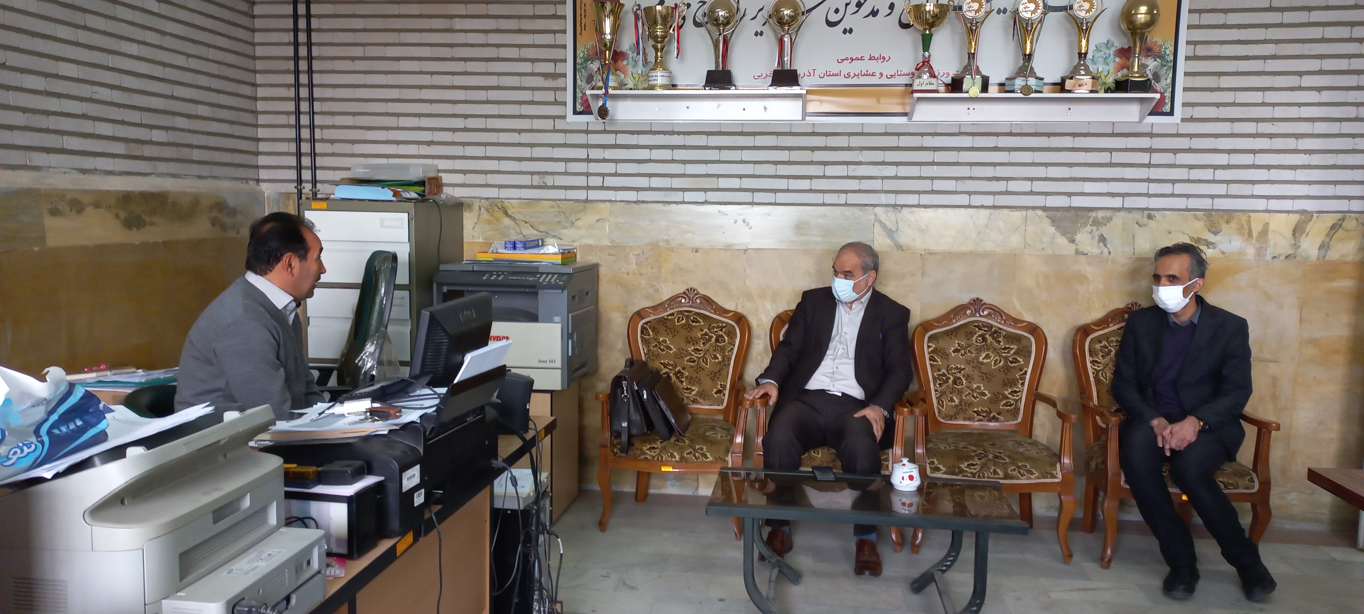 بازدید سرزده فرماندار شهرستان ارومیه از اداره ورزش و جوانان + عکس
