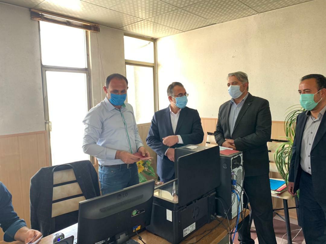 بازدید فرماندار ارومیه از محل ثبت نام داوطلبین انتخابات شوراهای اسلامی روستا + تصاویر