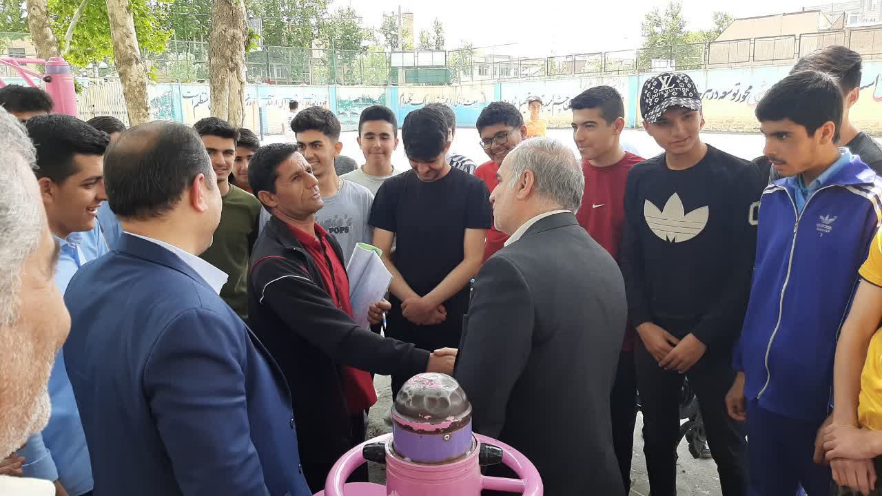 همه ما منت دار معلمین دلسوز و تلاشگر هستیم
