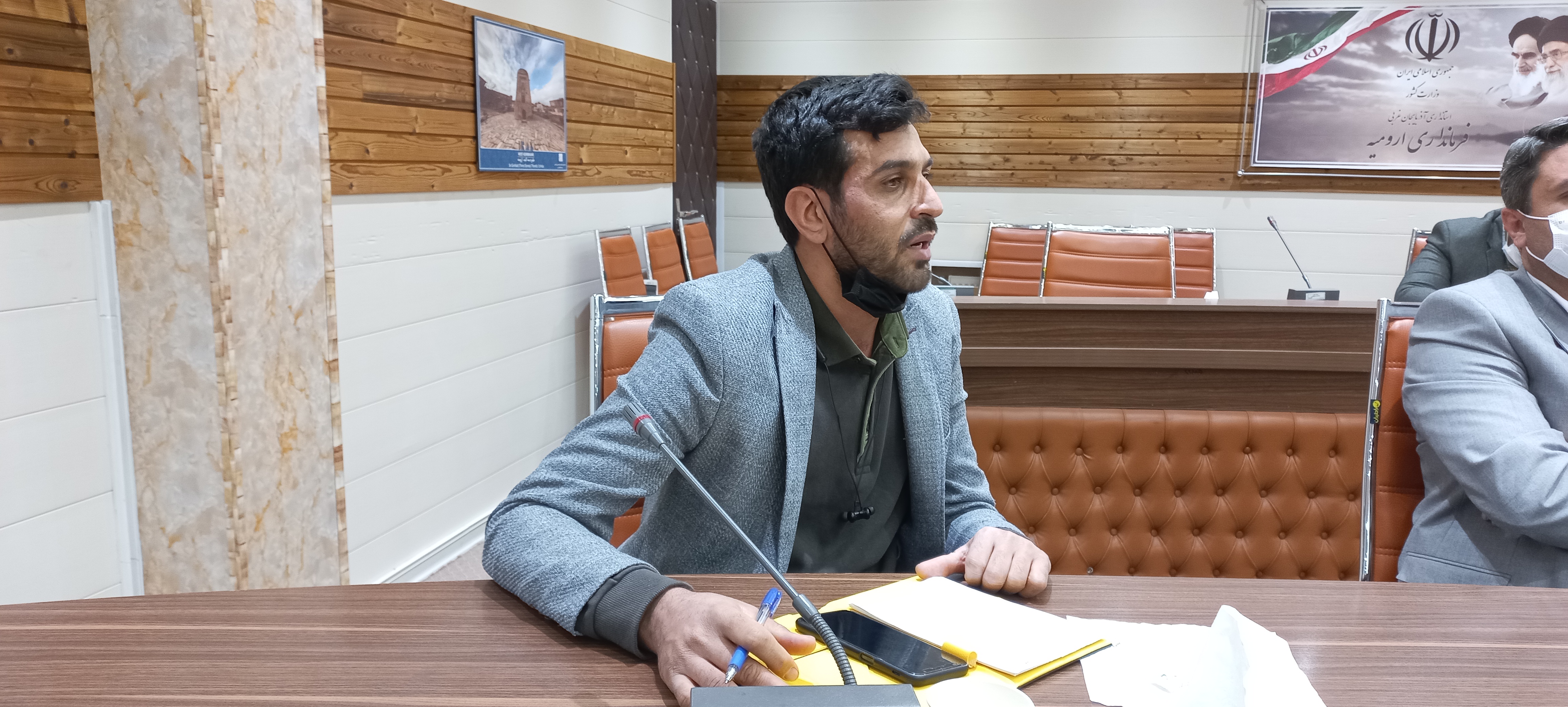 دیدار اعضای شورای مرکزی جوانان همدل استان آذربایجان غربی با فرماندار شهرستان ارومیه + عکس