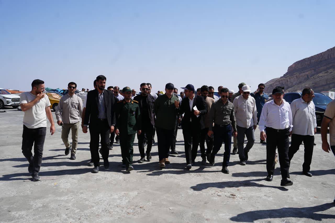 گزارش تصویری | آغاز فصل تازه گردشگری در سواحل دریاچه ارومیه با بازدید استاندار از کاظمداشی