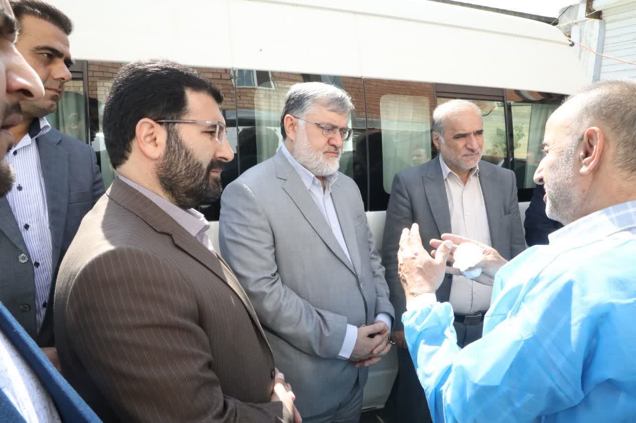 بازدید استاندار آذربایجانغربی و فرماندار شهرستان ارومیه از شرکت تولیذی لوازم یکبار مصرف پزشکی حیات