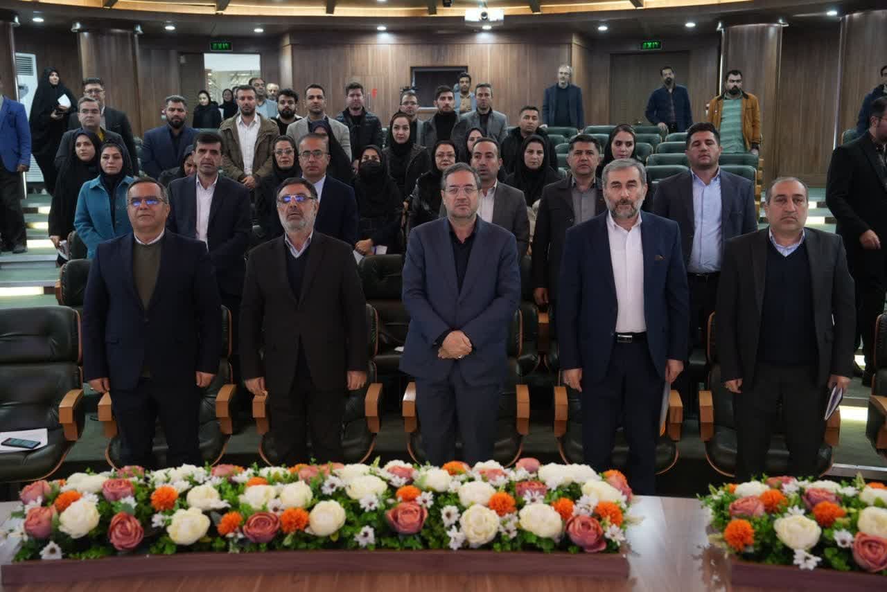 استاندار آذربایجان غربی: خبرنگاران فرهیختگان جامعه هستند / امنیت پایدار آذربایجان غربی باید منجر به توسعه شود / فضای استان باید فضای وفاق و مهربانی باشد / هیچ چیزی را فدای عدالت نمی کنم