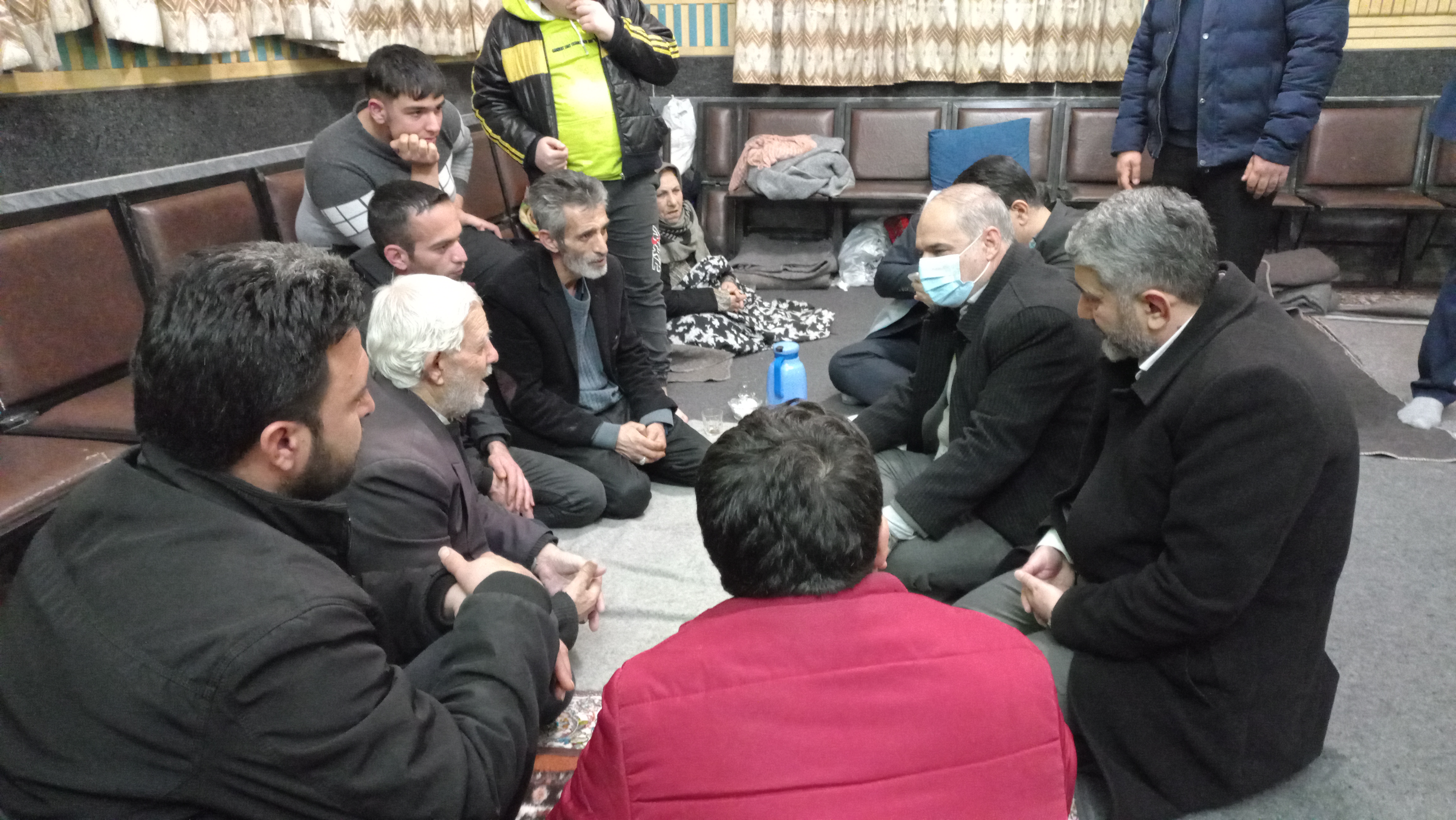 حضور فرماندار شهرستان ارومیه در مساجد اسکان زلزله زدگان خوی