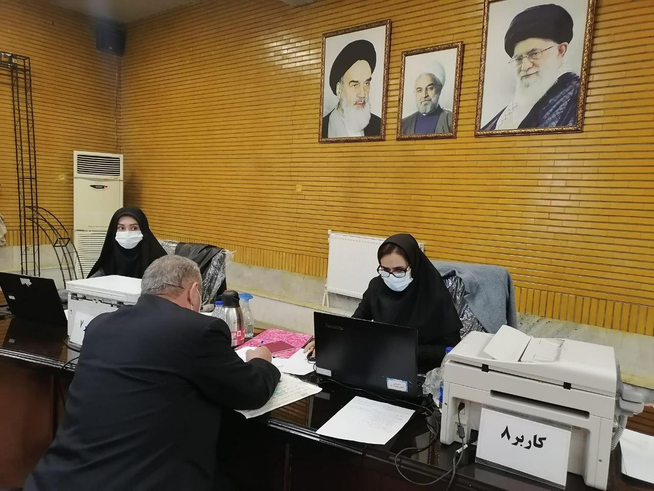 تصاویر آخرین روز ثبتنام از داوطلبین انتخابات شوراهای اسلامی شهر ارومیه